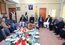 Kashmir will remain corner stone of Pakistan’s foreign policy, PM assures Hurriyat leaders