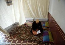 Thousands of devout Muslims begin observing Itikaaf as the final Ashra of Ramazan commences