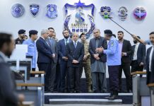 PM visits Islamabad Safe City Command, Control Center; gets briefing