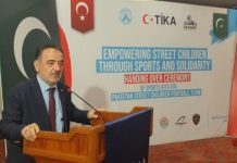 Turkiye champions Pakistan’s street children footballers ahead of Norway Cup 2025: TIKA hands over official team kit
