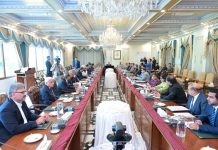 Govt working on priority to resolve problems of industries: PM