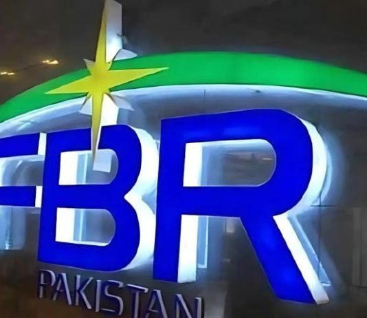 FBR revenue shortfall widens to Rs868bn in 11 months