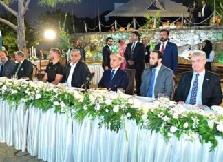 PM hosts dinner in honour of cricket teams of South Africa, Pakistan