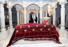 First Lady Asifa pays tribute at Bhutto Family Mausoleums in Garhi Khuda Bakhsh