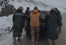 Heavy snowfall: Pak Army continues rescue, relief operations