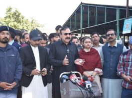 Seven Ramazan bazaars providing essentials at controlled prices: Dr Tariq Fazal