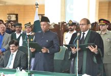 Chief Justice Zafar Ahmed Rajput administers the oath to Syed Muhammad Nehal Hashmi as Governor of Sindh at Governor House.