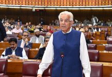 Khawaja Asif expresses hope for improvement in water flow amid low river levels