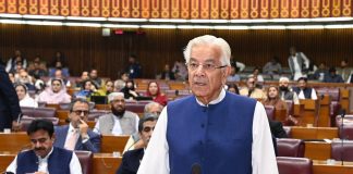 Khawaja Asif expresses hope for improvement in water flow amid low river levels