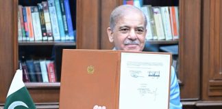PM Shehbaz signs historic US-Iran ‘Islamabad MoU’ as mediator