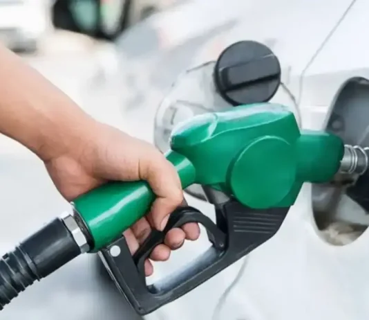 Govt. cuts petrol price by Rs4 per litre, keeps diesel rate unchanged