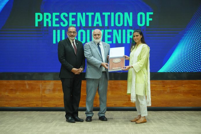 Iqra University