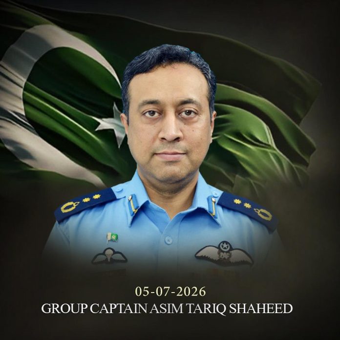 aptain Asim Tariq