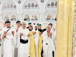 PM Shehbaz, high-level delegation perform Umrah; pray for country’s progress