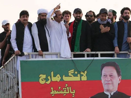 PTI begins Islamabad long march after talks breakdown