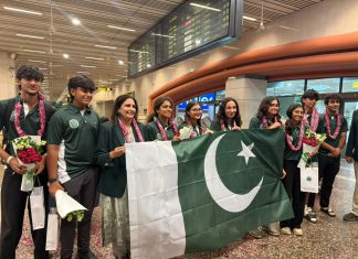Pakistan junior golf team returns home to warm reception